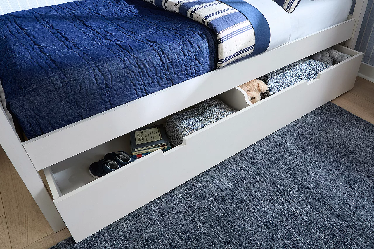 Detail image of Ashebrooke brunk with trundle or storage option in white