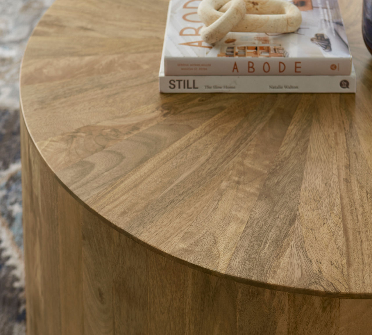 Goma　YUM! YUM! YUM! ROUND TABLE HARCO Circle Outdoor Table Ø 110 cm Houe | HOUE 11005 0326