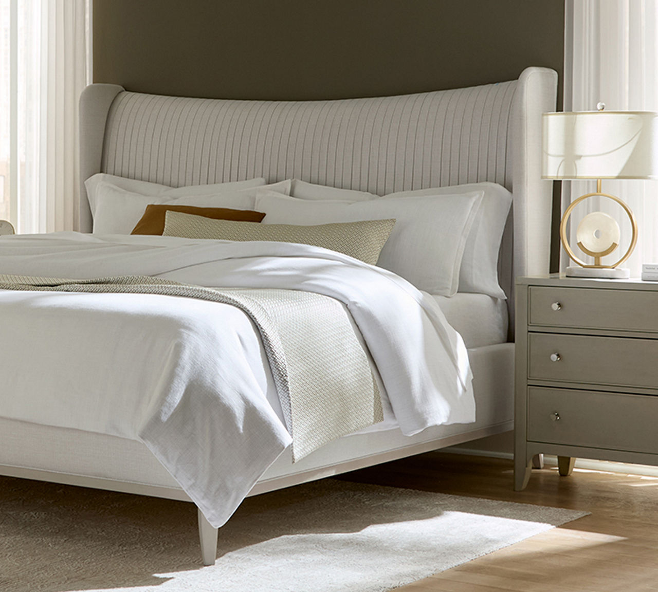 Havertys Marilyn Upholstered Bed