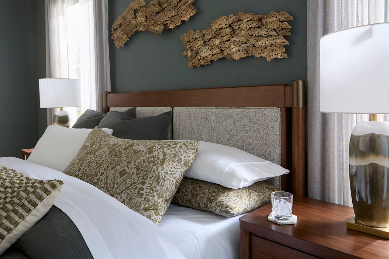 Havertys Ashford Park Sideboard - Thumbnail 2