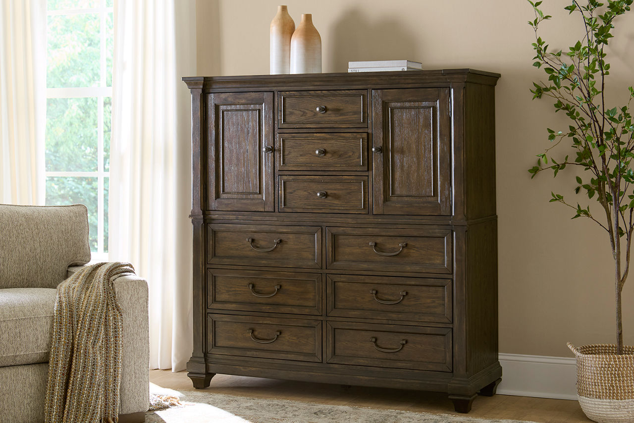 Havertys Laurel Canyon Master Chest - Thumbnail 3