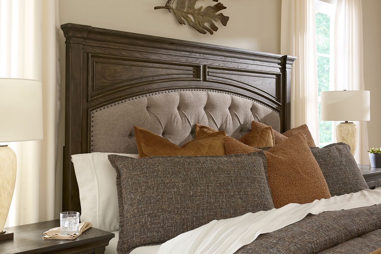 Laurel Canyon Upholstered Bed - Thumbnail 4