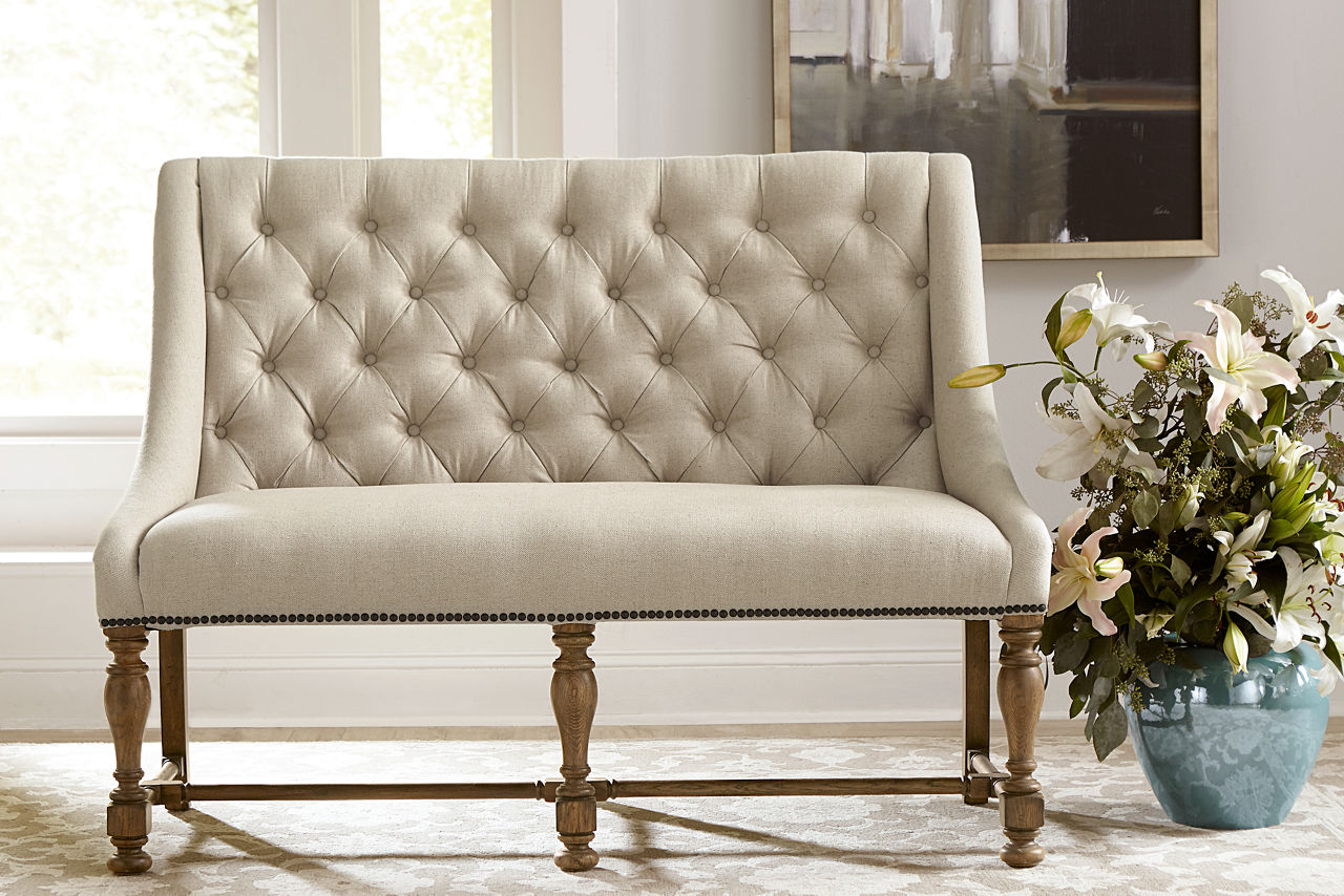 Avondale II Settee - Thumbnail 2