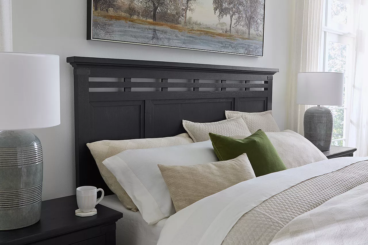 Detail image of Hamilton bed headboard