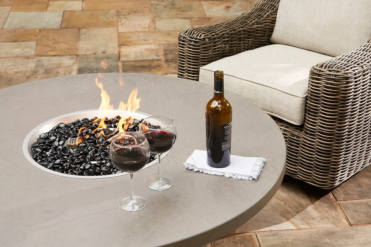 Outdoor Sorrento  fire pit table detail