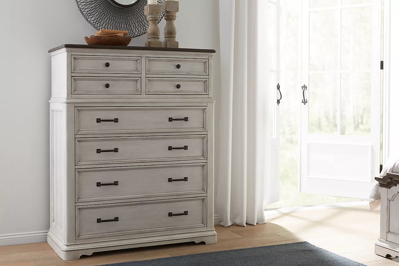 Vignette of Wesley drawer chest