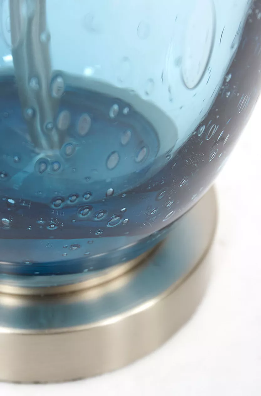 Detail of Winterberry table lamp